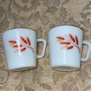 2 Vintage PYREX Cups
